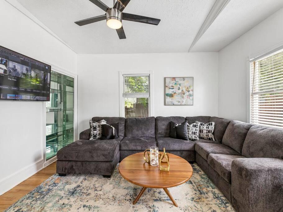 Photo of Livingroom in Pittsburgh