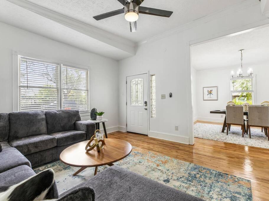 Photo of Livingroom in Pittsburgh