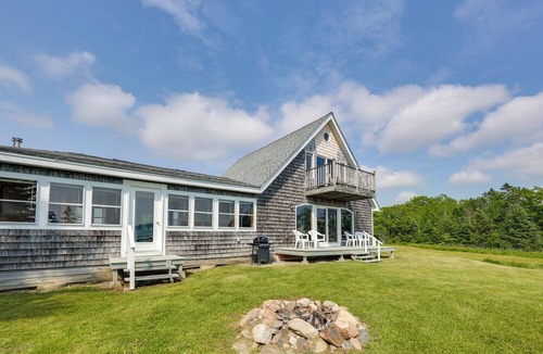East Sullivan Cottage | Shorefront House w/Views, 14 Mi to Acadia NP