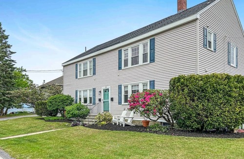Loveitts Field Apartment | Willard By the Sea - 30 ft to the beach- 2nd floor
