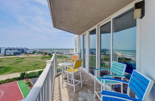 Sneads Ferry Condo | 2 Bedroom Oceanfront Bedroom - Sea of Dreams