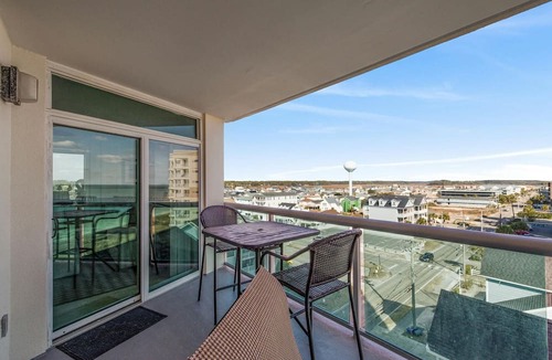 North Myrtle Beach Condo | Gorgeous 2 bedroom condo with a balcony by the beach! | Laguna Keyes - 701