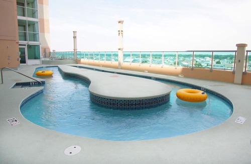 North Myrtle Beach Condo | Great oceanfront condo w/indoor & outdoor pools, lazy river, fitness center, kids' pool