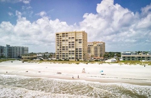 Jacksonville Beach Condo | Stunning Oceanfront Condo with Incredible Views 2 Bedrooms
