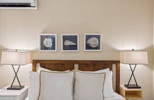West End Condo | Historical & dog-friendly West End condo with parking - walk to all of Portland