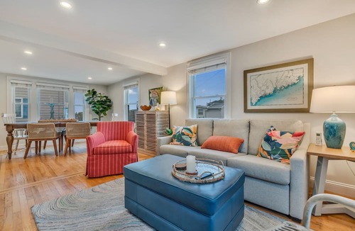 Ocean Park House | 3 Bedroom 2 bath spacious beach house - 2nd house in from the beach!
