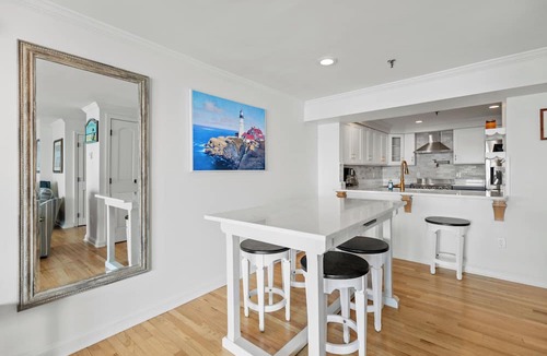 Old Orchard Beach Apartment | Ocean Front Penthouse suite, Luxurious 2-bedroom,1350 sqft,2 decks, A+ location