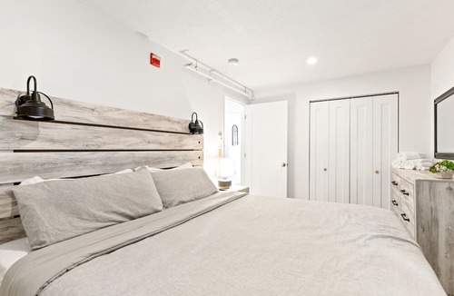 Downtown Portland Condo | Gem on Congress - King Bed, Free Parking, Dog & Family Friendly, Modern Condo