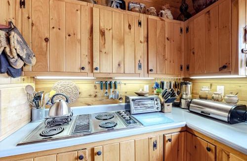 Northeast Somerset House | Waterfront Home on Moose River with Firepit, Porch, Pool Table, Great River View