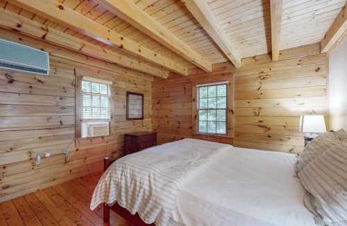 Northport House | Charming dog-friendly studio cabin with firepit and near outdoor fun
