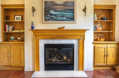 Southwest Harbor House | Spacious Seven Peaks Ridge Quiet Side Hot Tub, Pet Friendly, Fire Pit & Deck