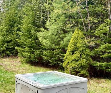 Southwest Harbor House | Spacious Seven Peaks Ridge Quiet Side Hot Tub, Pet Friendly, Fire Pit & Deck