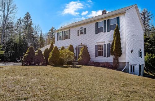 Southwest Harbor House | Spacious Seven Peaks Ridge Quiet Side Hot Tub, Pet Friendly, Fire Pit & Deck
