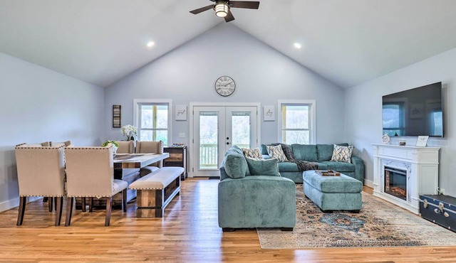 Waynesville Smart Cabin w/Hot Tub & Views!