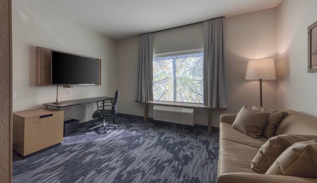 Fairfield Inn & Suites by Marriott Charlotte Belmont