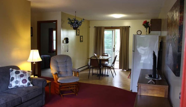 Milford Motel On The River