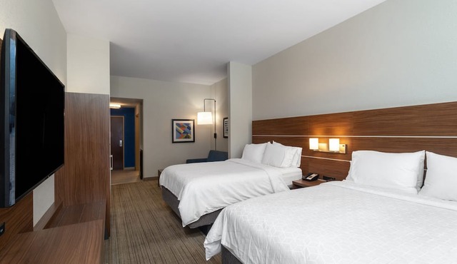 Holiday Inn Express Hotel & Suites Talladega by IHG