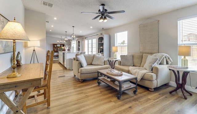 Scenic Sandia Mtn Views! Cozy Rio Rancho Retreat