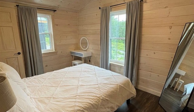 Titmouse Limit 4 2 Bedroom Cabin