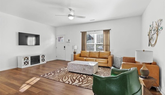 Lakin`Reel Memories - Sleeps 18 - New Rental