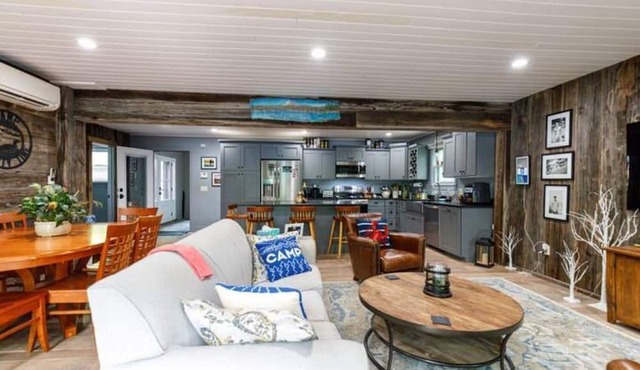 Camp Quality Time on Wilson Lake 3-bedroom, hot tub