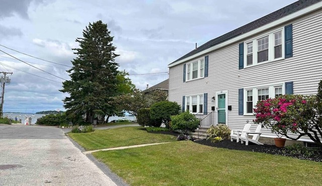 Willard By the Sea - 30 ft to the beach- 2nd floor