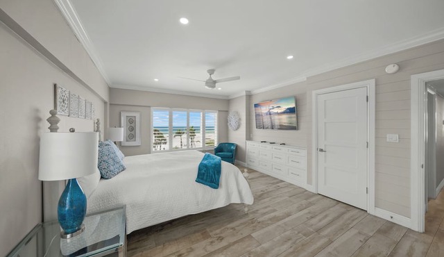 Island House Beach Resort 15S