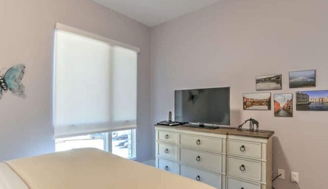 Two Bedroom in Ideal Downtown Location