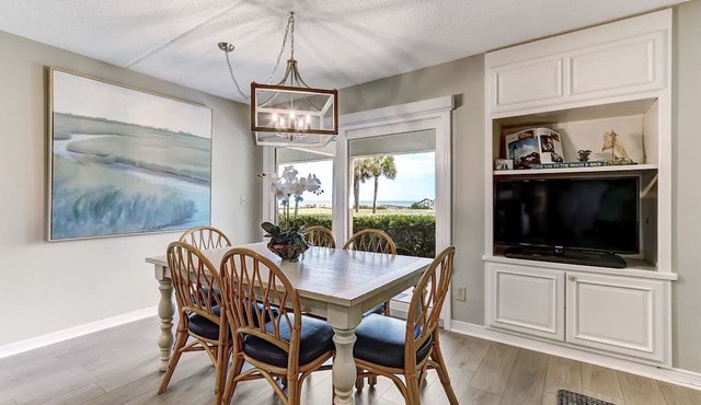Just renovated, Oceanfront, 3 bed/2 bath, Sailmaker 601