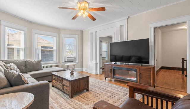 Historic 4BR in Downtown | Near Bates College