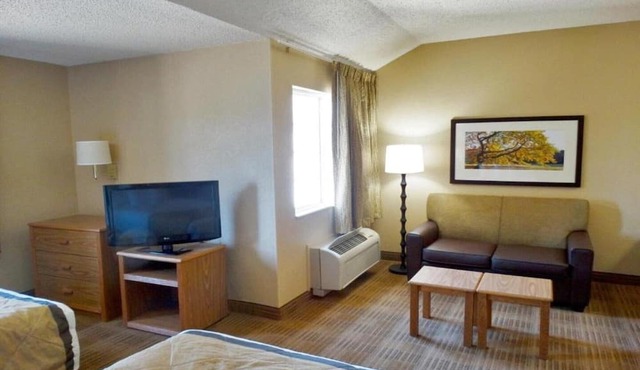 2 QUEEN BEDS | SUITE, NSMK, KITCHEN