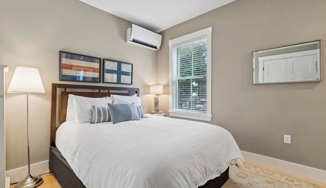 Historical & dog-friendly West End condo with parking - walk to all of Portland