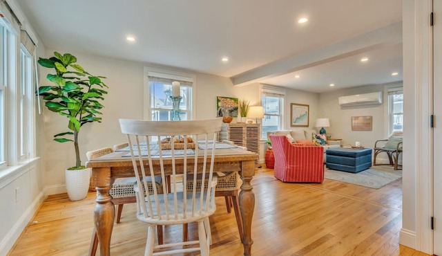 3 Bedroom 2 bath spacious beach house - 2nd house in from the beach!