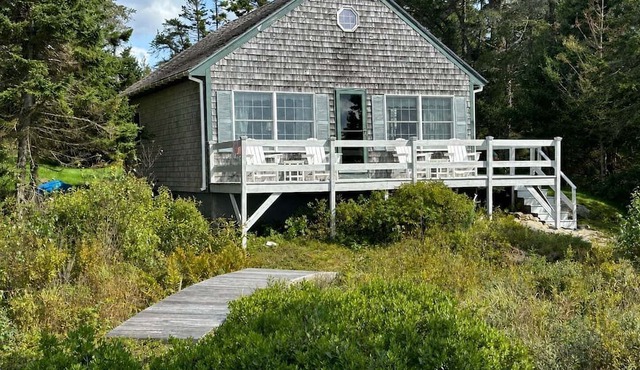 Capstone Cottage - 2BR beach access near Bar Harbor