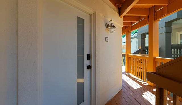 Spacious Buckhead Condo Pets welcome Free Parking