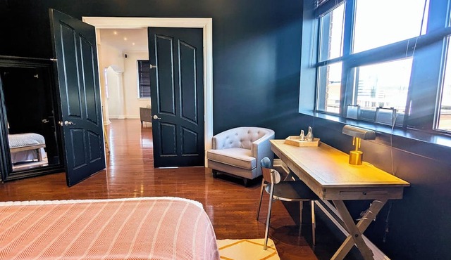 2 Miles to WMU + Miller Auditorium . 3,000 sqft Penthouse