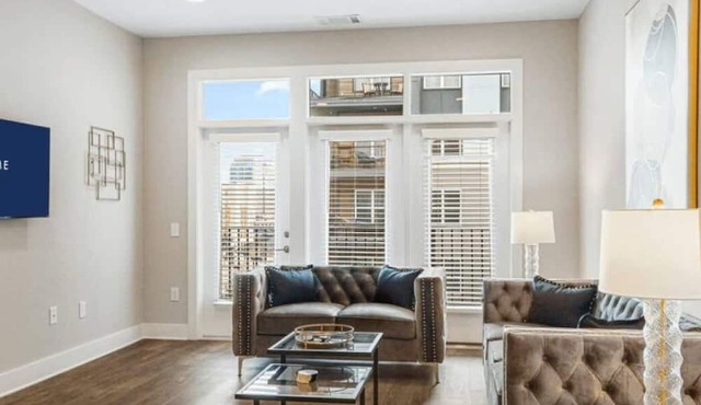 Reluxme | City Center 2BR Highrise w/King Beds