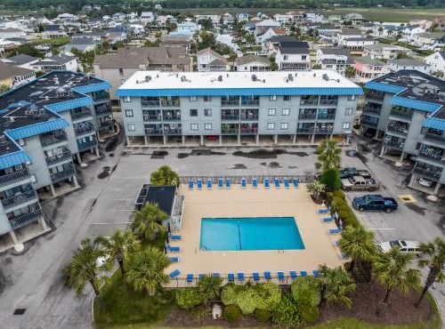 Oceanfront 1BR Top-Floor Balcony Views Cherry Grove Sea Cabin 304-A