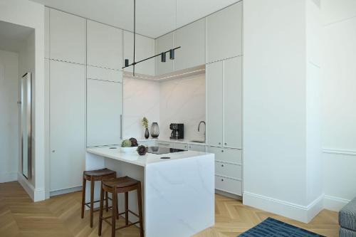 The Docent's Collection at 178 Middle Street