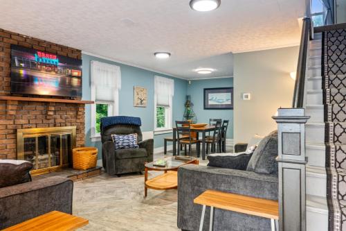 Downeast Epicenter Acadia - Golf - Sunrise Trail & Trailer-ready parking!
